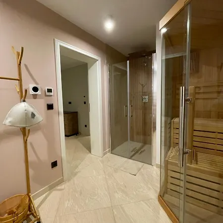 Wellness Fuer 2 Personen Mit Sauna Und Billardtisch דירה